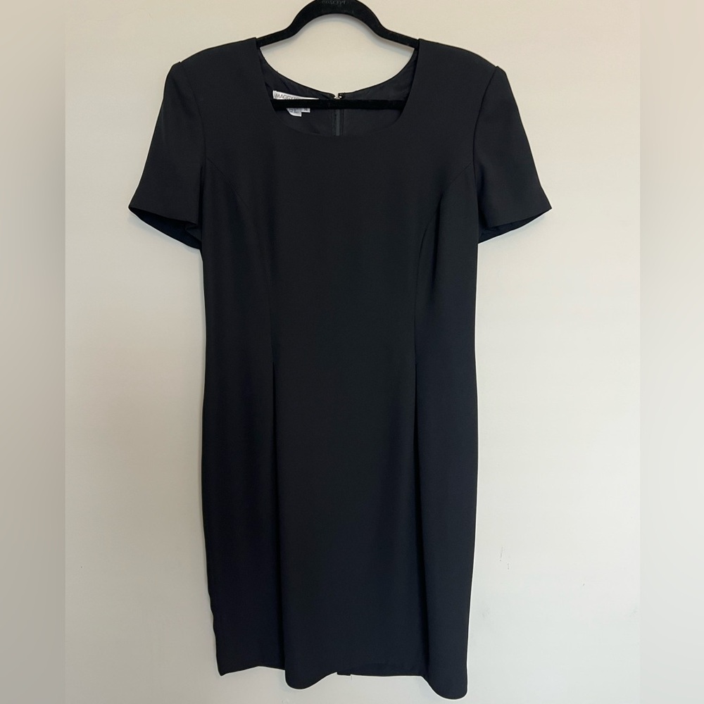 Maggy London black knee length cocktail dress Size 14‎